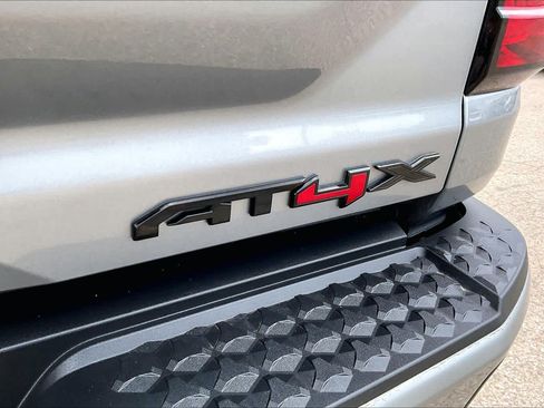 Used 2024 GMC Canyon AT4X AWD/4WD image 10