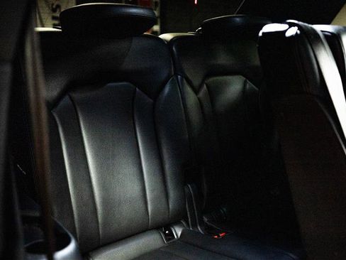 Used 2018 Audi Q7 3.0T Prestige image 12