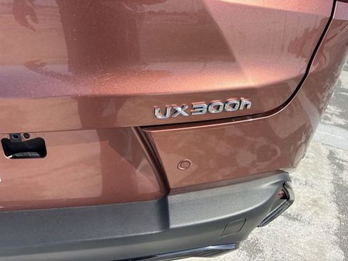 Used 2025 Lexus UX 300h FWD w/ Accessory Package (Z2) image 25