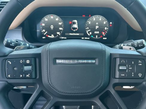 Used 2025 Land Rover Defender 110 V8 image 27