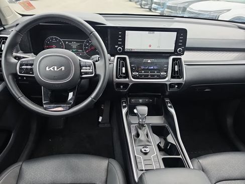 Used 2023 Kia Sorento S FWD image 6