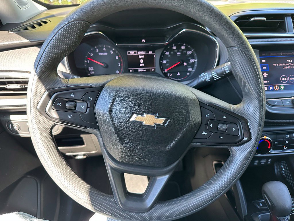 Used 2023 Chevrolet TrailBlazer LT FWD image 13
