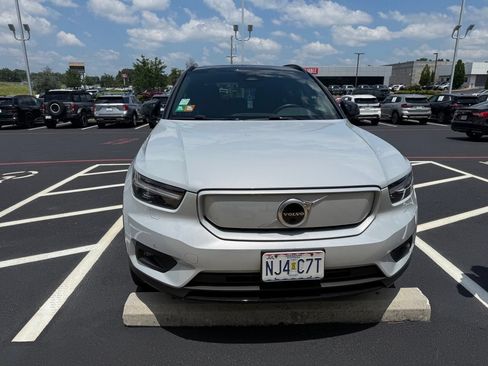 Used 2021 Volvo XC40 P8 Recharge w/ Advanced Package AWD/4WD image 1
