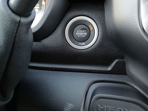 New 2025 RAM 2500 Laramie AWD/4WD image 19