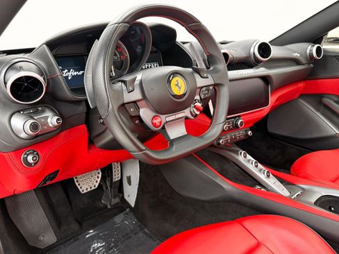 Used 2020 Ferrari Portofino RWD image 13