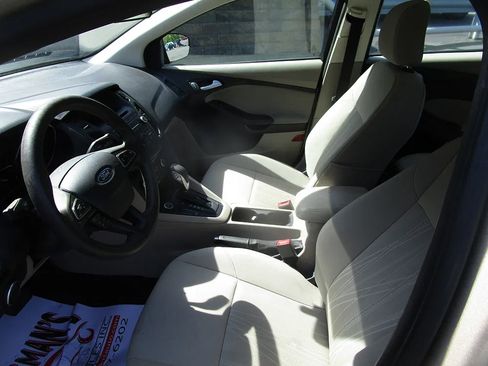 Used 2017 Ford Focus SE FWD image 12