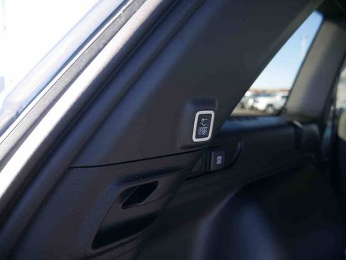 New 2025 Jeep Grand Cherokee Altitude image 9