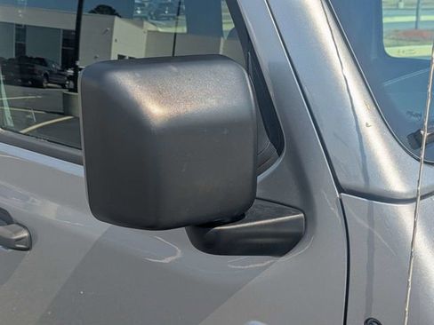 Used 2018 Jeep Wrangler Unlimited Sahara image 11