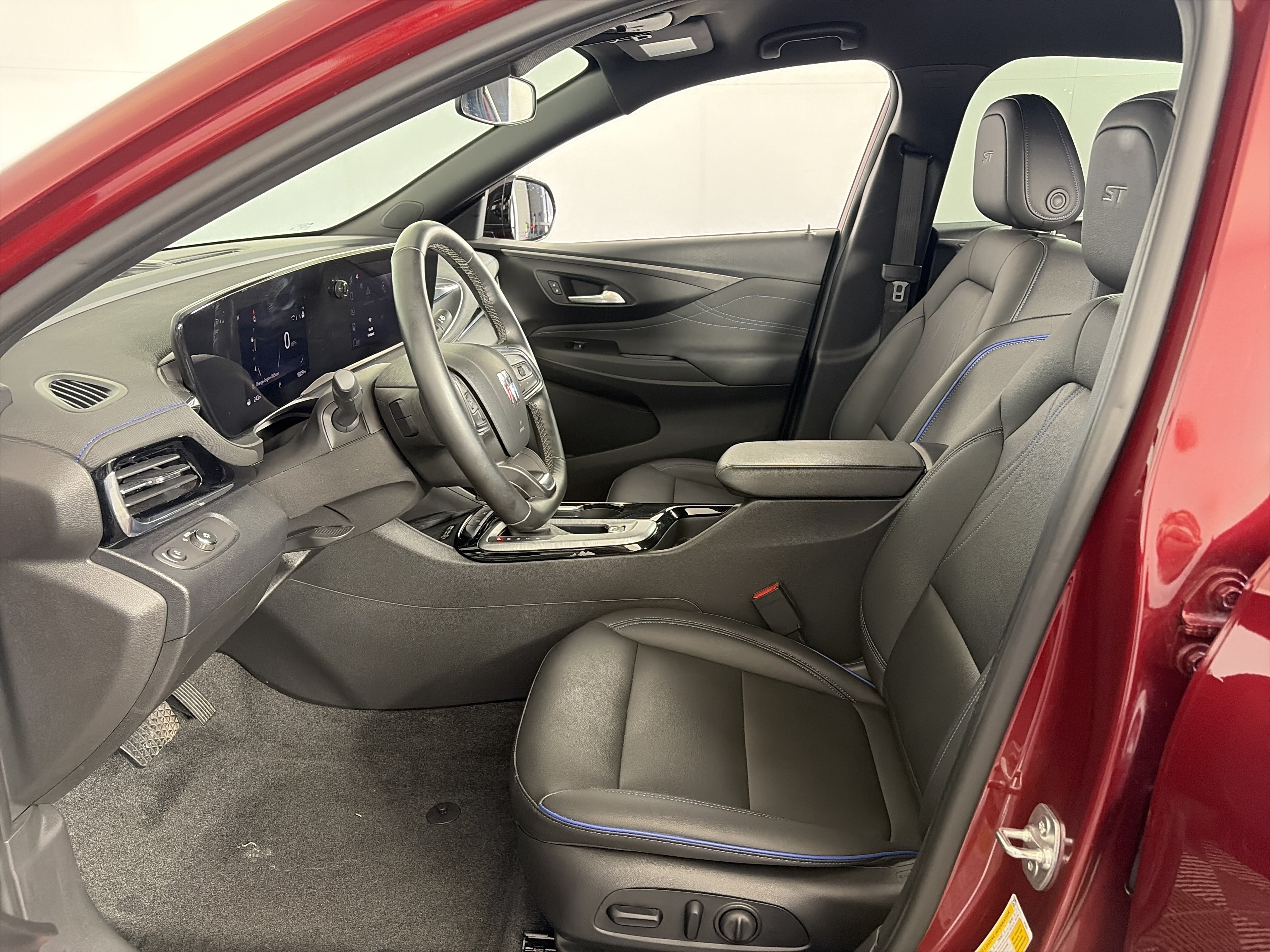 Used 2024 Buick Envista Sport Touring w/ Convenience I Package FWD image 6