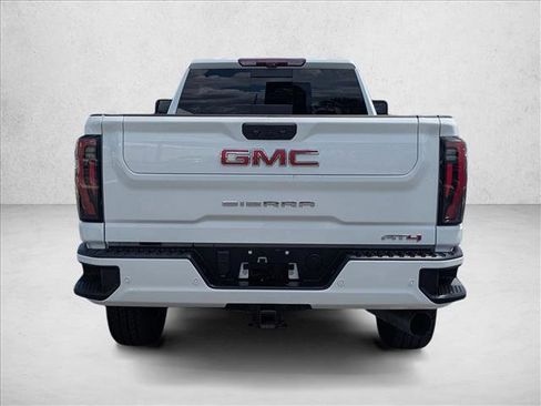 Used 2024 GMC Sierra 2500 AT4 w/ AT4 Premium Plus Package AWD/4WD image 7