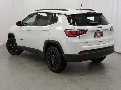 New 2026 Jeep Compass Latitude image 13