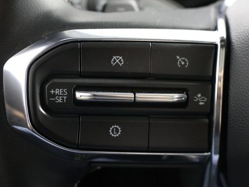 Used 2024 GMC Acadia Denali AWD/4WD image 11