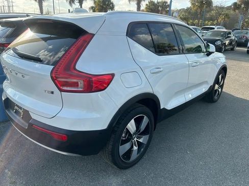 Used 2019 Volvo XC40 T5 Momentum image 5
