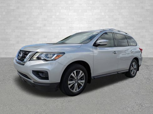 Used 2020 Nissan Pathfinder S image 5
