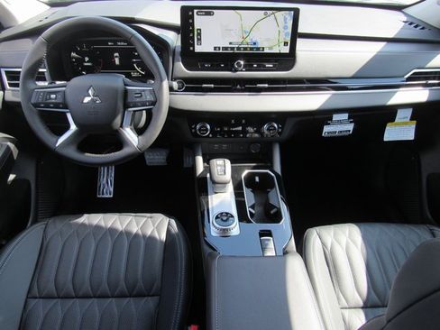 New 2025 Mitsubishi Outlander SEL image 10
