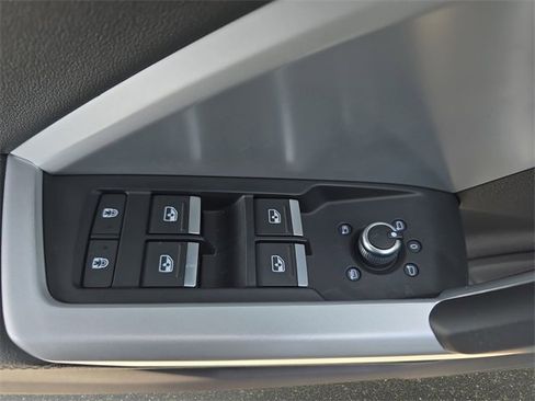 Used 2025 Audi Q3 2.0T Premium Plus w/ Premium Plus Package image 31