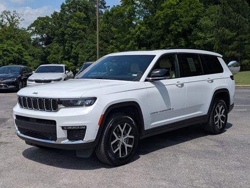 Used 2024 Jeep Grand Cherokee L Limited w/ Luxury Tech Group II RWD image 5