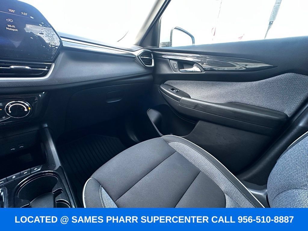 Used 2024 Chevrolet TrailBlazer LT w/ LT Cold Weather Package FWD image 17