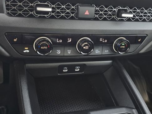 Certified 2025 Honda Accord SE image 19
