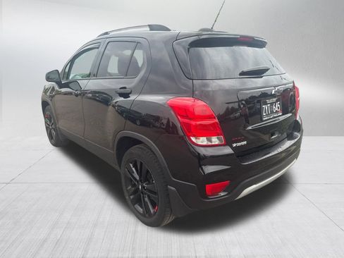 Used 2020 Chevrolet Trax LT w/ Redline Edition AWD/4WD image 3