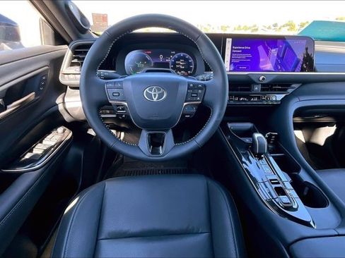 Used 2025 Toyota Crown Signia w/ Advanced Technology Package AWD/4WD image 8