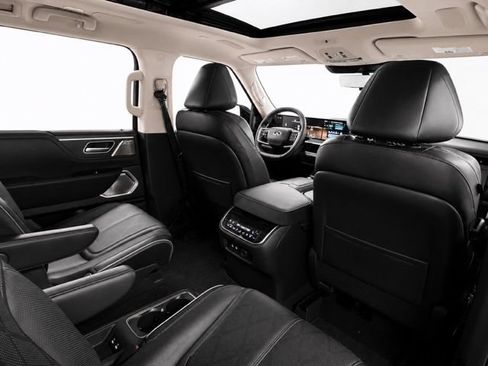 Used 2025 INFINITI QX80 Sensory AWD/4WD image 26