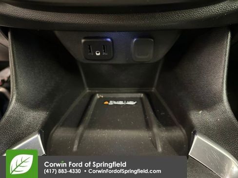 Used 2023 Chevrolet Traverse LT image 28