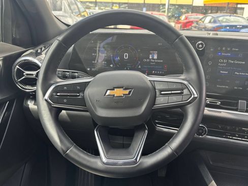 Used 2025 Chevrolet Equinox LT FWD image 25