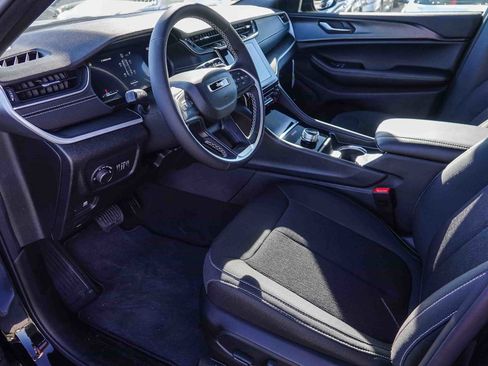 New 2025 Jeep Grand Cherokee Laredo X image 16