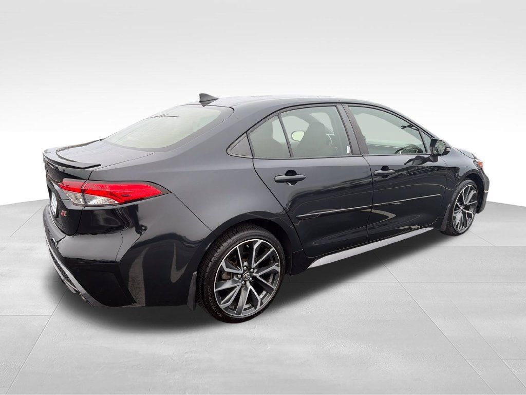 Used 2022 Toyota Corolla SE FWD image 5
