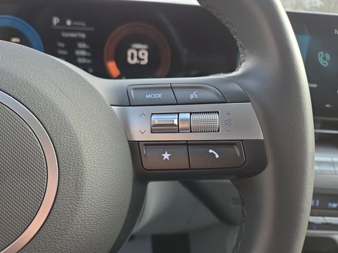 Certified 2025 Hyundai Kona SEL image 19