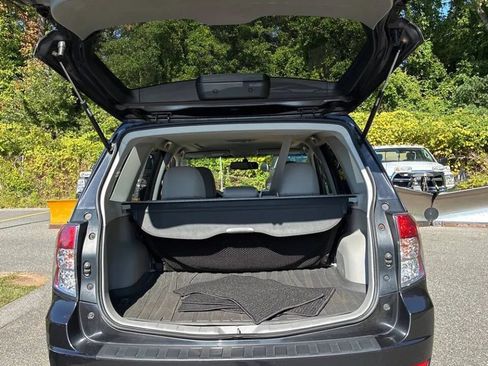 Used 2013 Subaru Forester 2.5X Premium AWD/4WD image 8