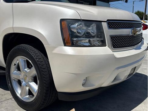Used 2013 Chevrolet Suburban LTZ RWD image 9