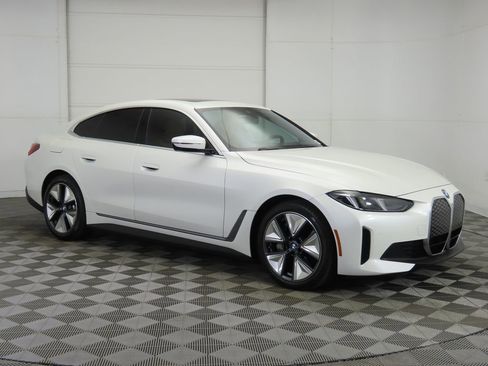 Certified 2025 BMW i4 eDrive40 w/ Premium Package image 3