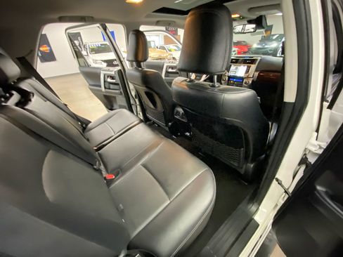 Used 2020 Toyota 4Runner Limited AWD/4WD image 21