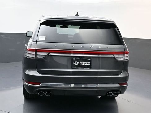 Used 2020 Lincoln Aviator Reserve w/ Equipment Group 202A image 4