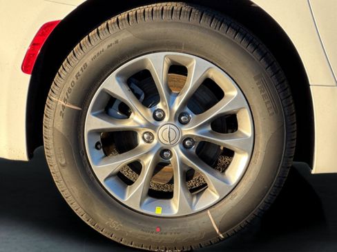 New 2026 Chrysler Pacifica Select image 24