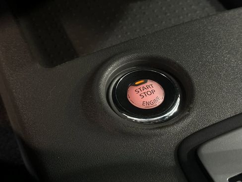 Used 2020 Nissan Frontier SV image 23