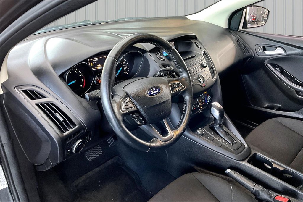 Used 2016 Ford Focus SE w/ SE Sport Package FWD image 15