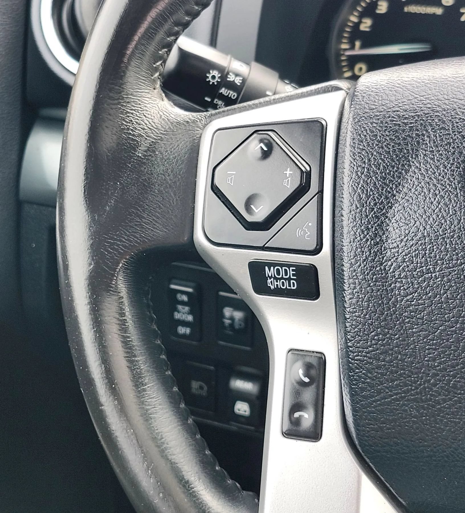Used 2019 Toyota Tundra Platinum AWD/4WD image 25