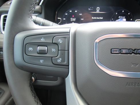 Used 2024 GMC Yukon XL Denali RWD image 24