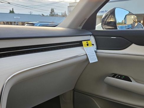 New 2025 Volvo EX90 Plus image 25