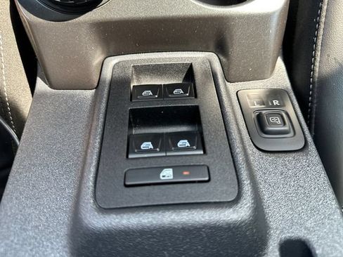 Used 2025 Ford Bronco Outer Banks AWD/4WD image 34