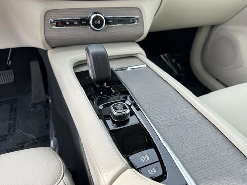 Certified 2025 Volvo XC90 B6 Plus w/ Protection Package Premier AWD/4WD image 12