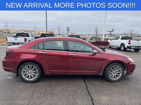 Used 2013 Chrysler 200 Limited image 9