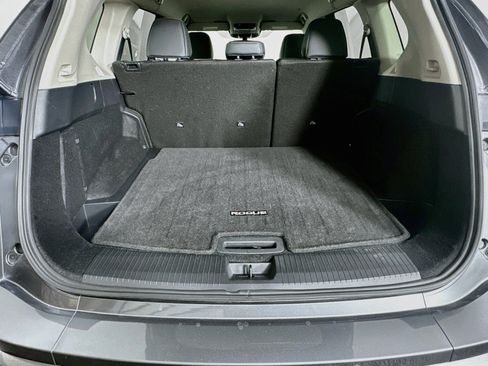 Used 2026 Nissan Rogue SL FWD image 27