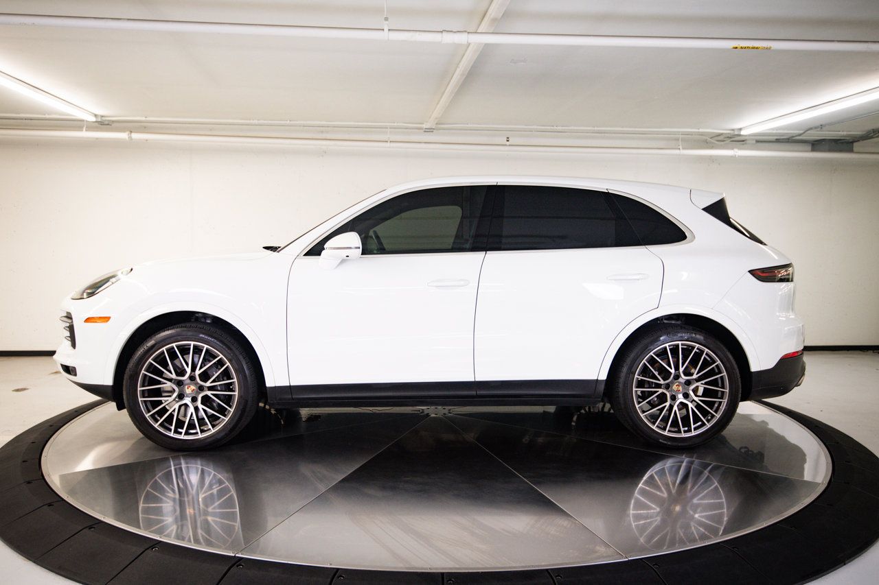Certified 2023 Porsche Cayenne AWD/4WD image 2