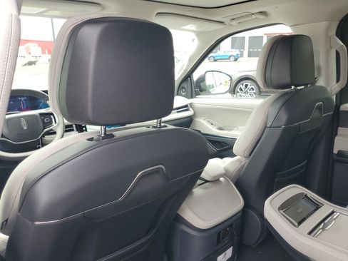 New 2026 Lincoln Navigator Reserve w/ Jet Appearance Package AWD/4WD image 28