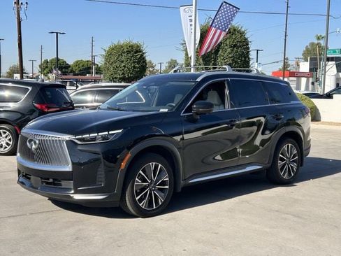 Certified 2026 INFINITI QX60 Luxe w/ Cargo Package FWD image 2