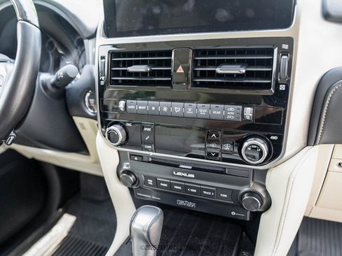 Used 2023 Lexus GX 460 Luxury w/ Sport Design Package AWD/4WD image 98